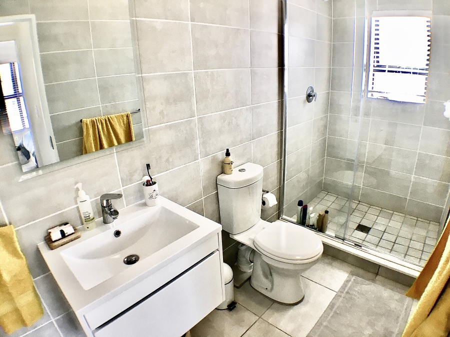 1 Bedroom Property for Sale in Somerset West Western Cape